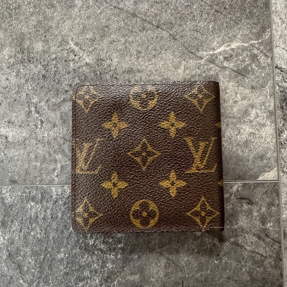 Louis Vuitton LV Monogram Canvas Leather Marco Bifold Vintage Wallet